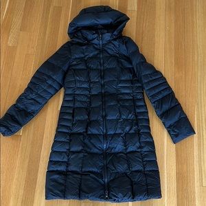 Black down north face coat